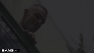 Kerek hájas tini kisasszony durva anál szexe