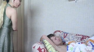 Anyu te mi a pélót csinálsz?