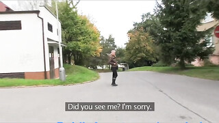 Világos Szőke tini bige a raktárban közösül