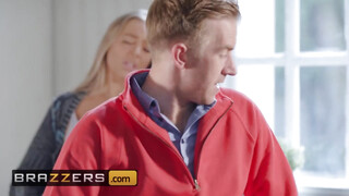 Brazzers - Petite Princess Eve és méretes pénisz