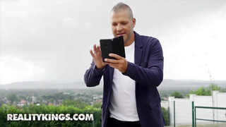 Reality Kings - Cherry Kiss hátsója durván megkefélve