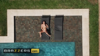 BRAZZERS - Jolee Love a hatalmas keblű fiatal spiné