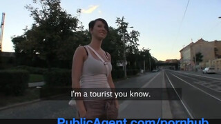 PublicAgent - Rövid hajú lány kefélni akar