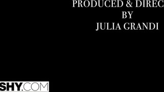 TUSHY - Fiatal tini bige seggbe tolva