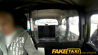 FakeTaxi - a kicsike lopós barna nőci megbánja amit tett