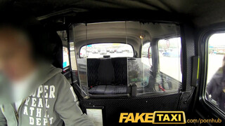 FakeTaxi - cuki hölgyemény hatalmas seggel megfizet