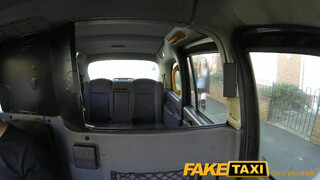 FakeTaxi - leszbikus lányok egymást szopják