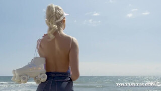 Private.com - Angelika Grays hátsó bejáratba rakva