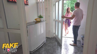 Fake Hostel - Tini csajok bekúrva durván
