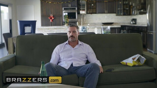 Brazzers - a tetovált pornófilmes nőci elpusztítva