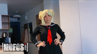 Mofos - Sweetie Fox a cosplayes bige hátsó bejáratba kefélve