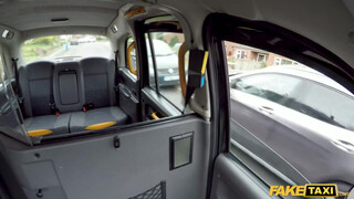 Fake Taxi - Lina Luxa a magas francia tini csajszi