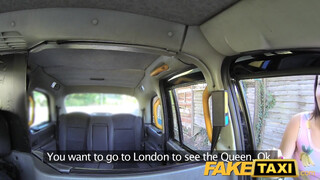 FakeTaxi - Latin Amerikai bige közösül a taxissal