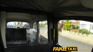 FakeTaxi - egy fullos irodista hölgyemény