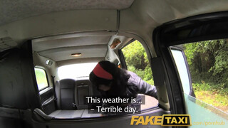 FakeTaxi - latin csaj hátsó bejáratba kefélve