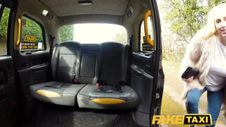 Fake Taxi - Hatalmas kannás világos szőke bekúrva