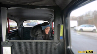 Fake Taxi - Capri Lmonde a bombázó csoki kisasszony