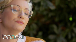 Babes - Skye Blue a méretes tőgyes szöszi