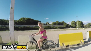 BANGBROS - Katerina Hartlova a méretes cickós milf
