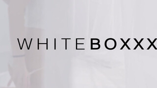 WhiteBoxxx - Renata Fox a méretes seggű orosz bige