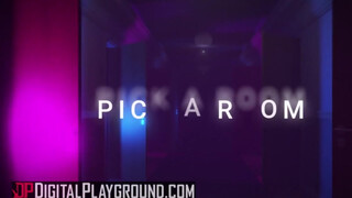 DigitalPlayground - Három kiscsaj élvezkedik