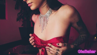 Gia Baker a tüzes brazil kisasszony