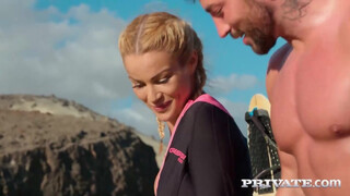 Private com - Cherry Kiss a szexy szörfös kiscsaj
