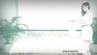 PrivateBlack - Julia Rocka a szexy masszőr nőci