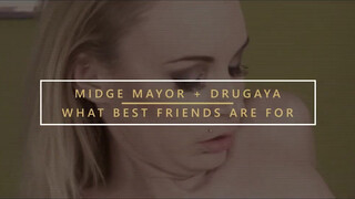 Midge Mayor és Drugaya egymásnak esnek