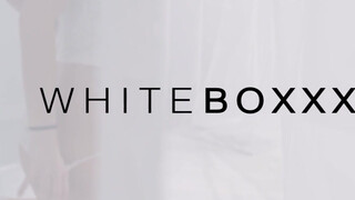 WhiteBoxxx - Eveline Dellai análba kefélve