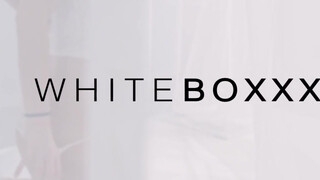WHITEBOXXX - Francys Belle a méretes mellű nőci
