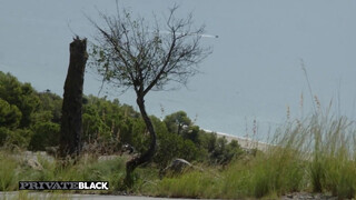 PrivateBlack - Carolina Savage hátsó bejáratba tolva a billiárd asztalon