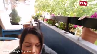 Lara Bergmann forró baletli cumizása megkefélve méretes faszal