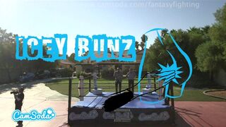 Forró fantasy harc hatalmas csöcsű tini bombázókkal