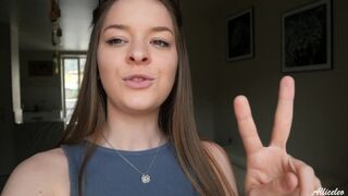 Nyerd meg az ingyenes privát élő show-t! gyors dugás a mosogató ellen a finom napsugarak között
