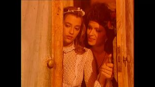 Hatalmas tőgyes csajok könyörtelenül szopkodják és lovagolják a vastag farkakat retro válogatásban